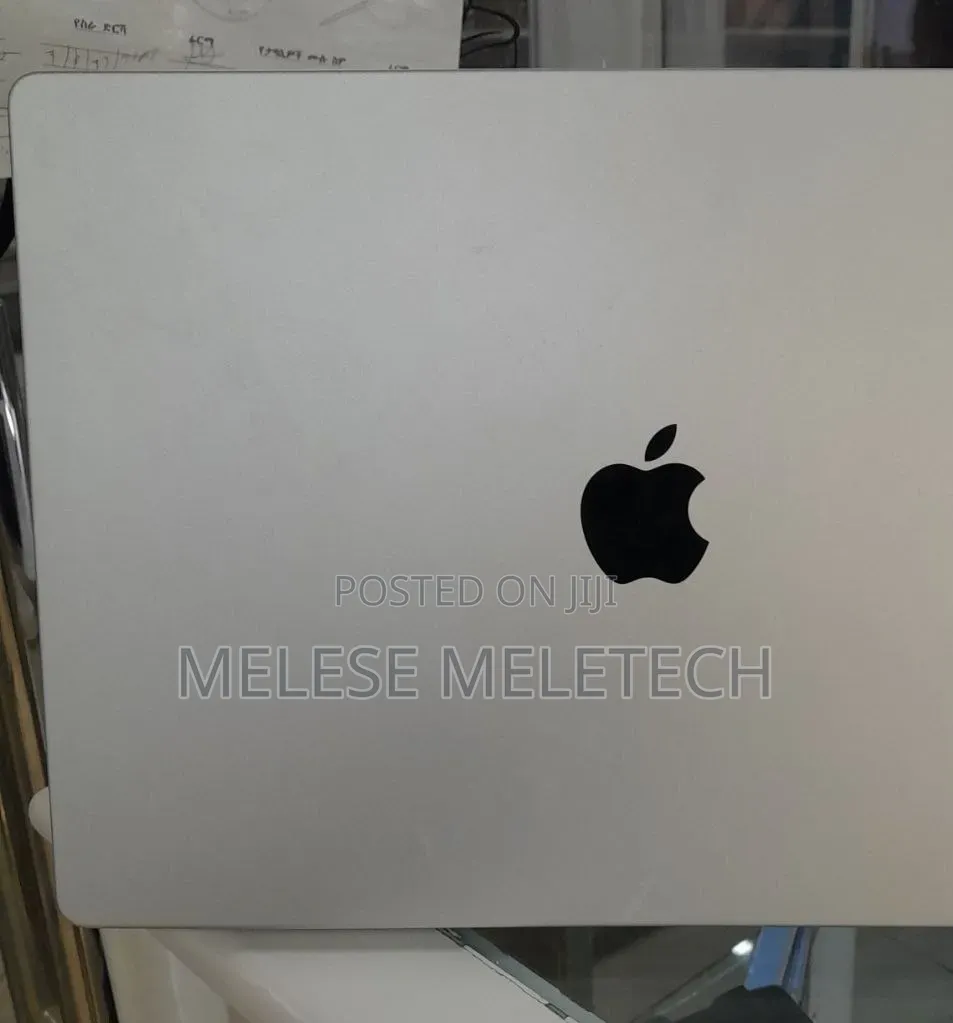 New Laptop Apple MacBook Pro 2020 M1 32GB Apple M1 Pro SSD 1T