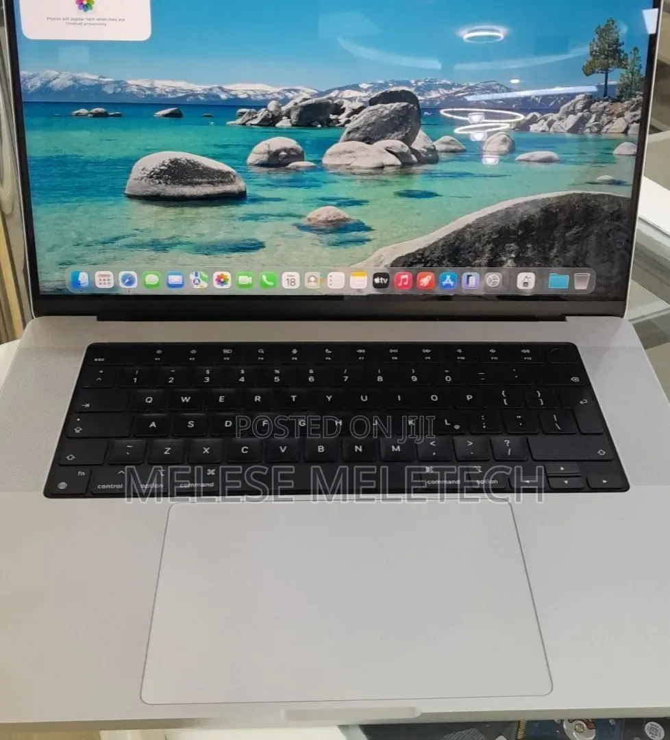 New Laptop Apple MacBook Pro 2020 M1 32GB Apple M1 Pro SSD 1T