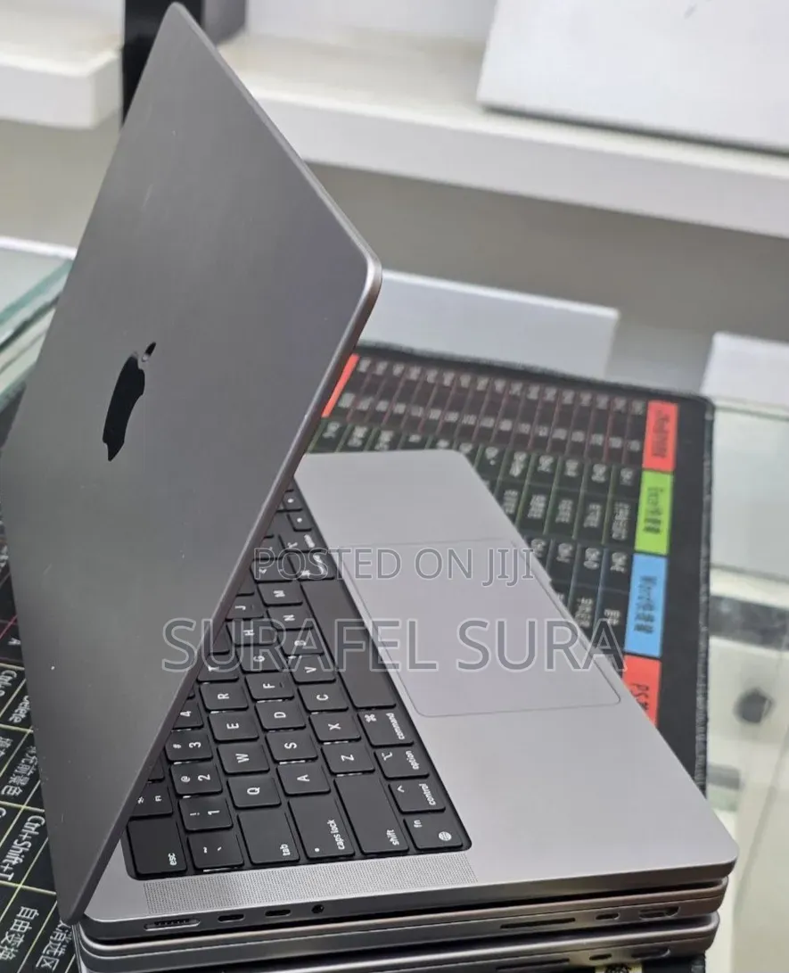 New Laptop Apple MacBook Pro 2021 M1 16GB Apple M1 Pro SSD 512GB