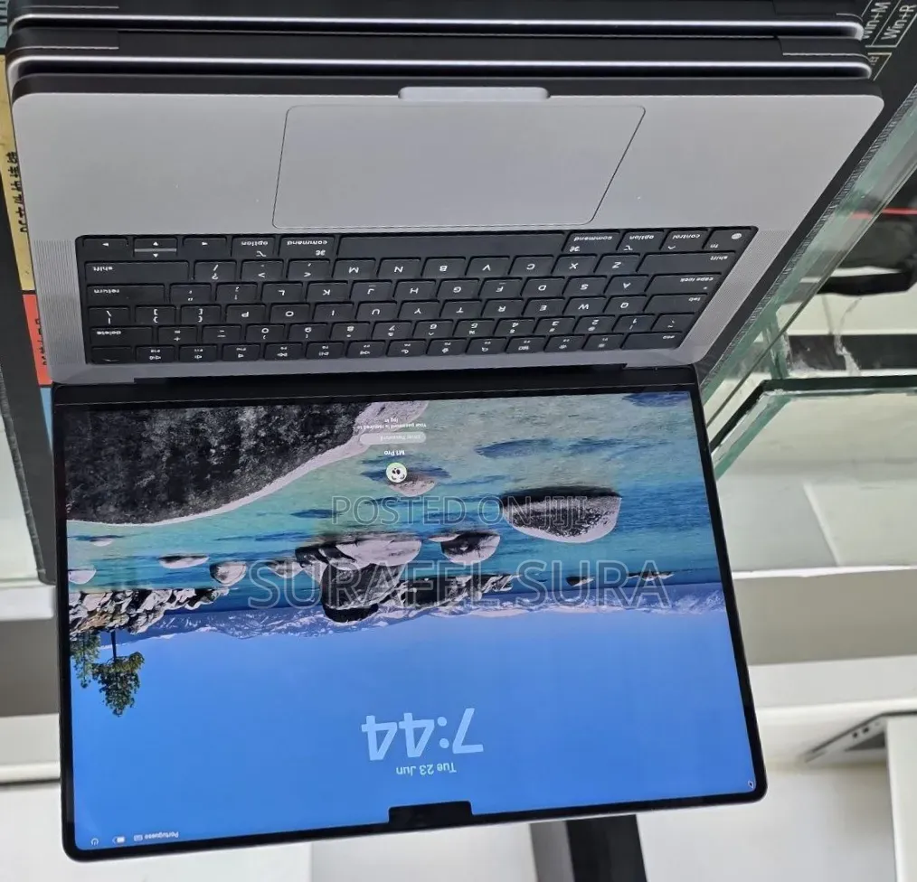 New Laptop Apple MacBook Pro 2021 M1 16GB Apple M1 Pro SSD 512GB