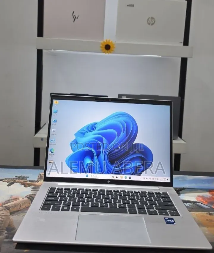 New Laptop HP EliteBook 840 G10 16GB Intel Core i7 SSD 512GB