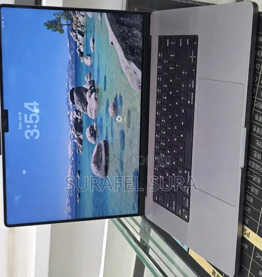 New Laptop Apple MacBook Pro 2021 M1 32GB Apple M1 Max SSD 1T