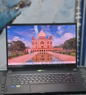 New Laptop MSI Creator 17 B11UE-224 32GB Intel Core i7 SSD 1T