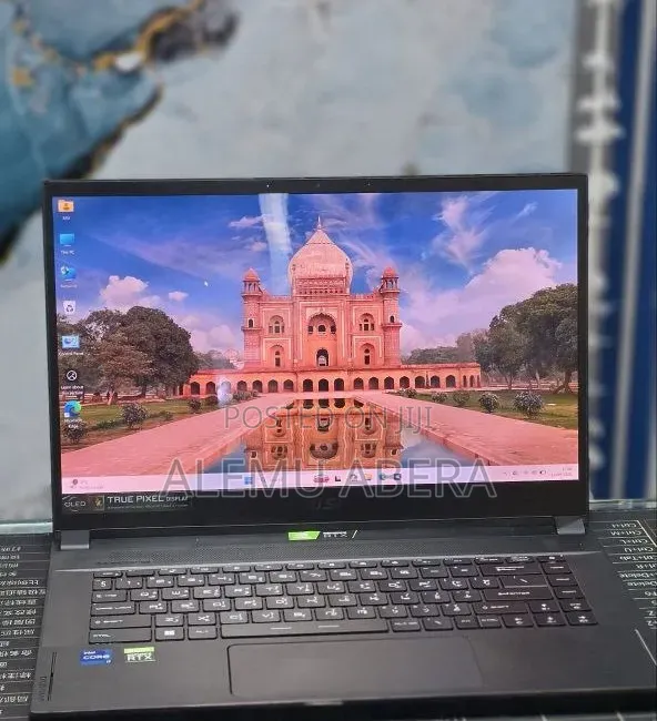 New Laptop MSI Creator 17 B11UE-224 32GB Intel Core i7 SSD 1T