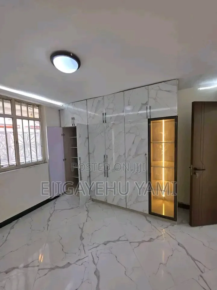 Furnished 3bdrm Condo in ኮንዶሚንየም, Bole for sale