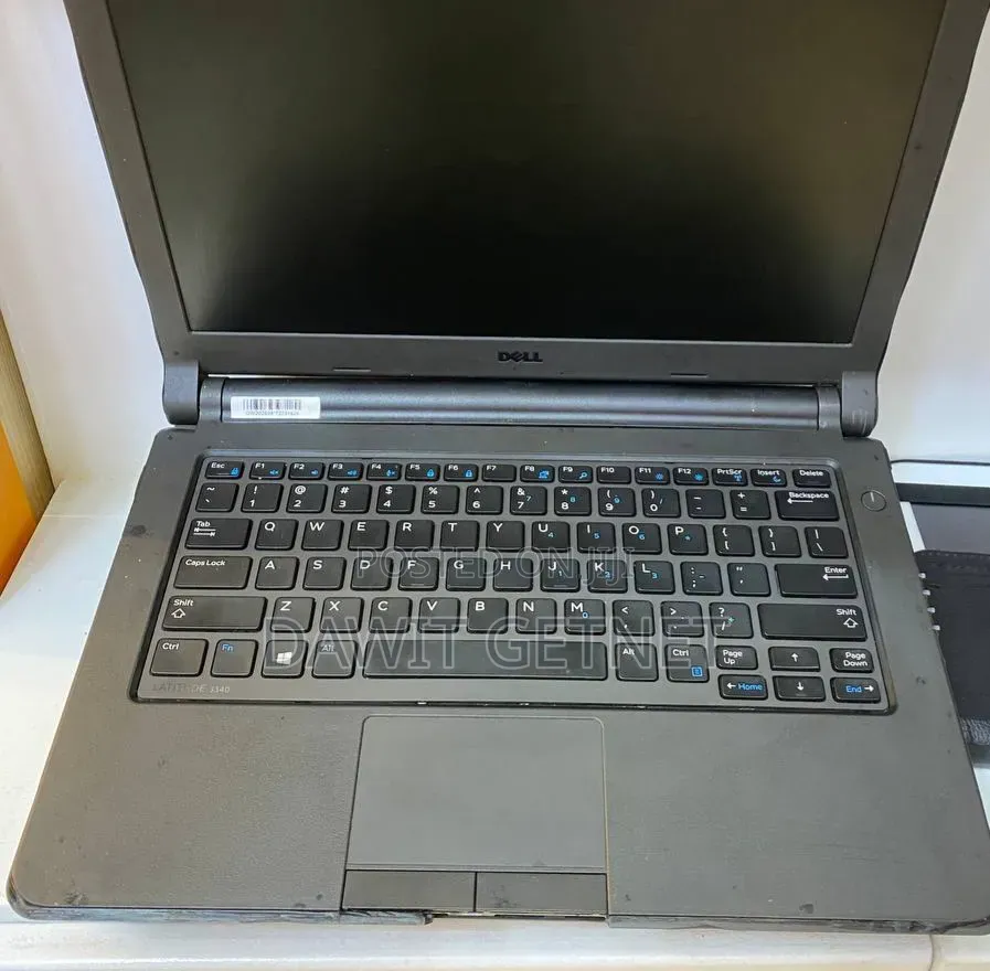 Laptop Dell Latitude 5310 4GB Intel Pentium HDD 320GB