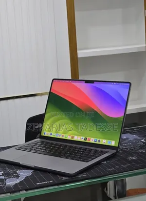 New Laptop Apple MacBook Pro 2024 M3 16GB Apple M3 Pro SSD 512GB