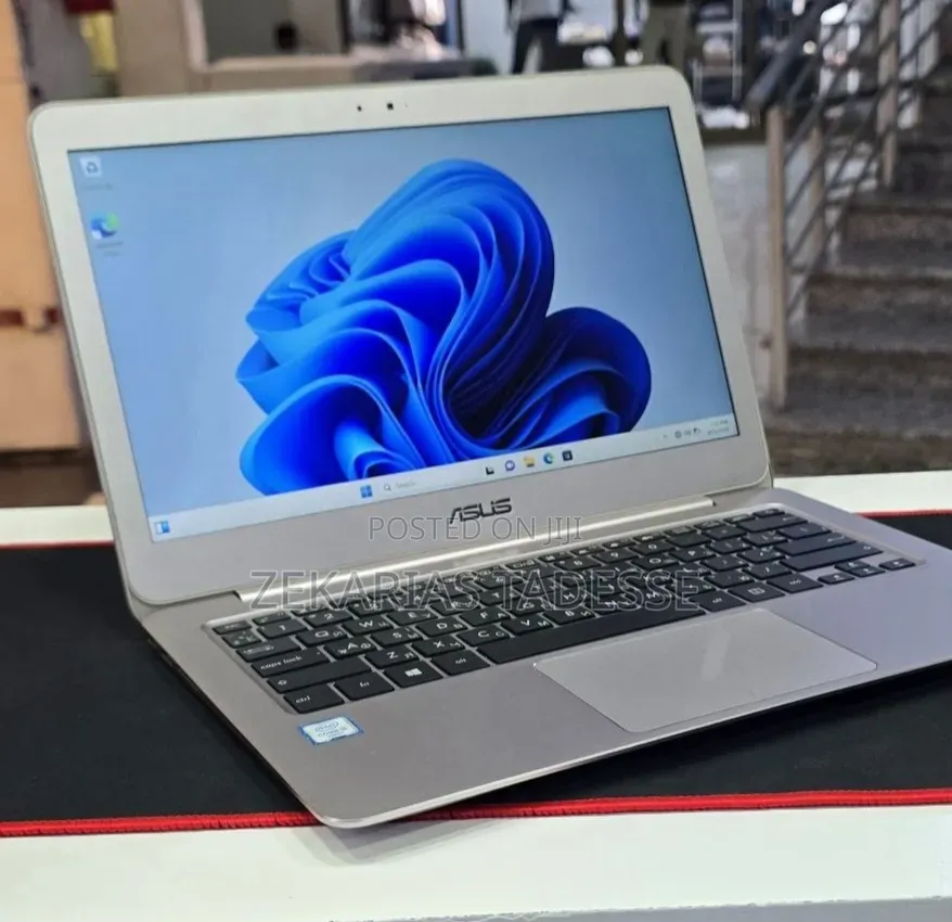 New Laptop Asus 8GB Intel Core i5 SSD 256GB