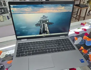 New Laptop Dell Precision 3560 16GB Intel Core i7 SSD 512GB