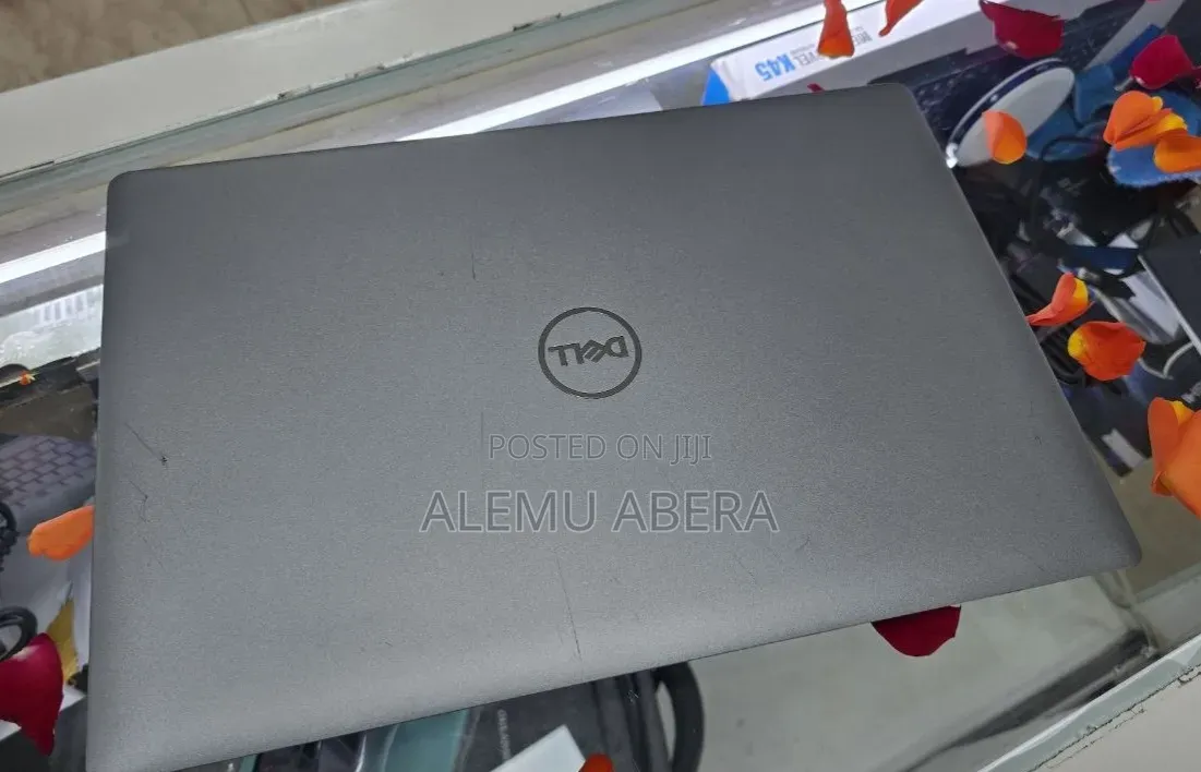 New Laptop Dell Precision 3560 16GB Intel Core i7 SSD 512GB