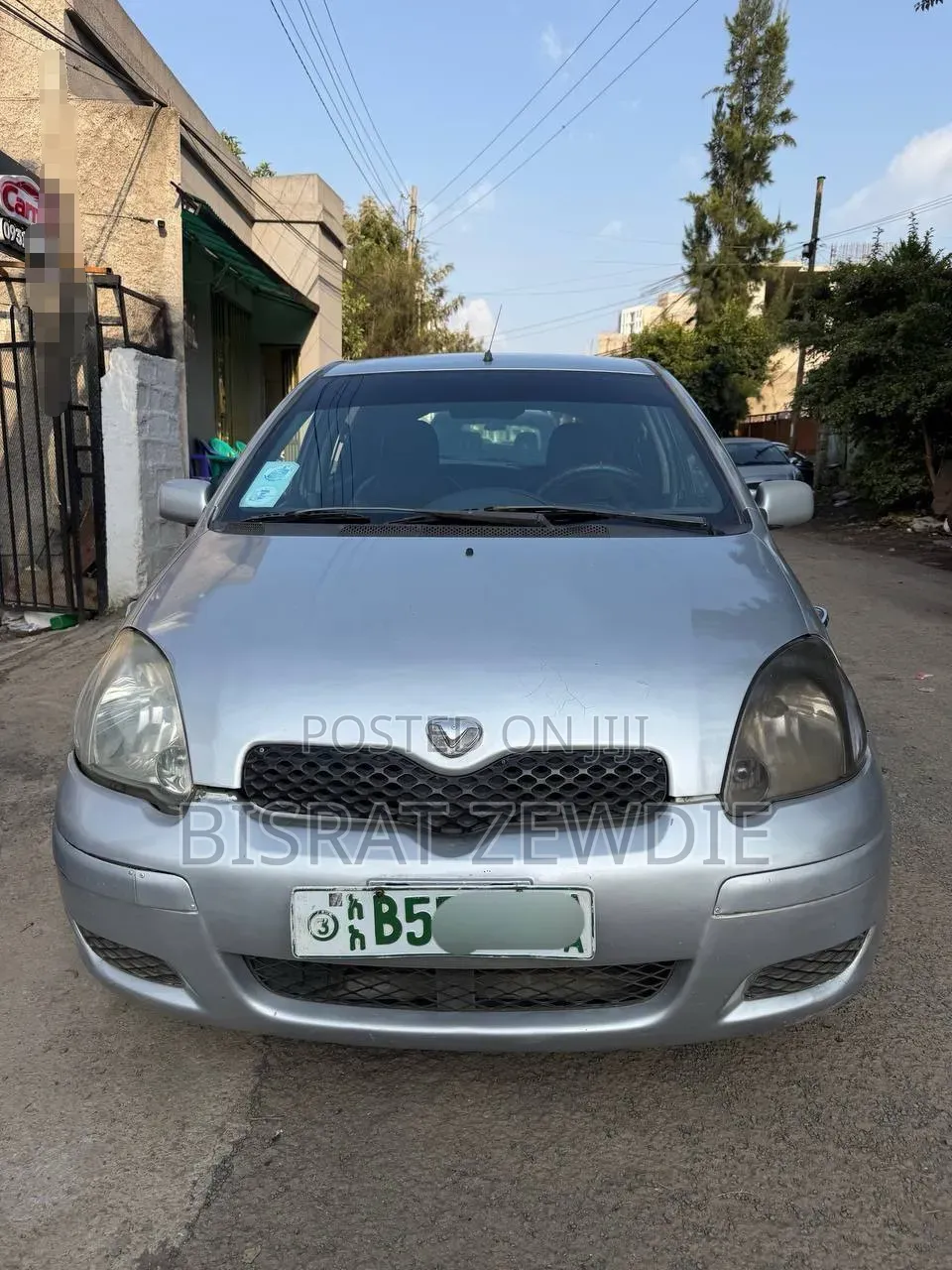Toyota Vitz 2002 Silver
