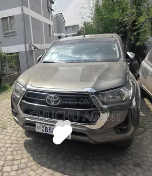 Toyota Hilux 2021 Green