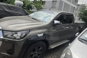 Toyota Hilux 2021 Green