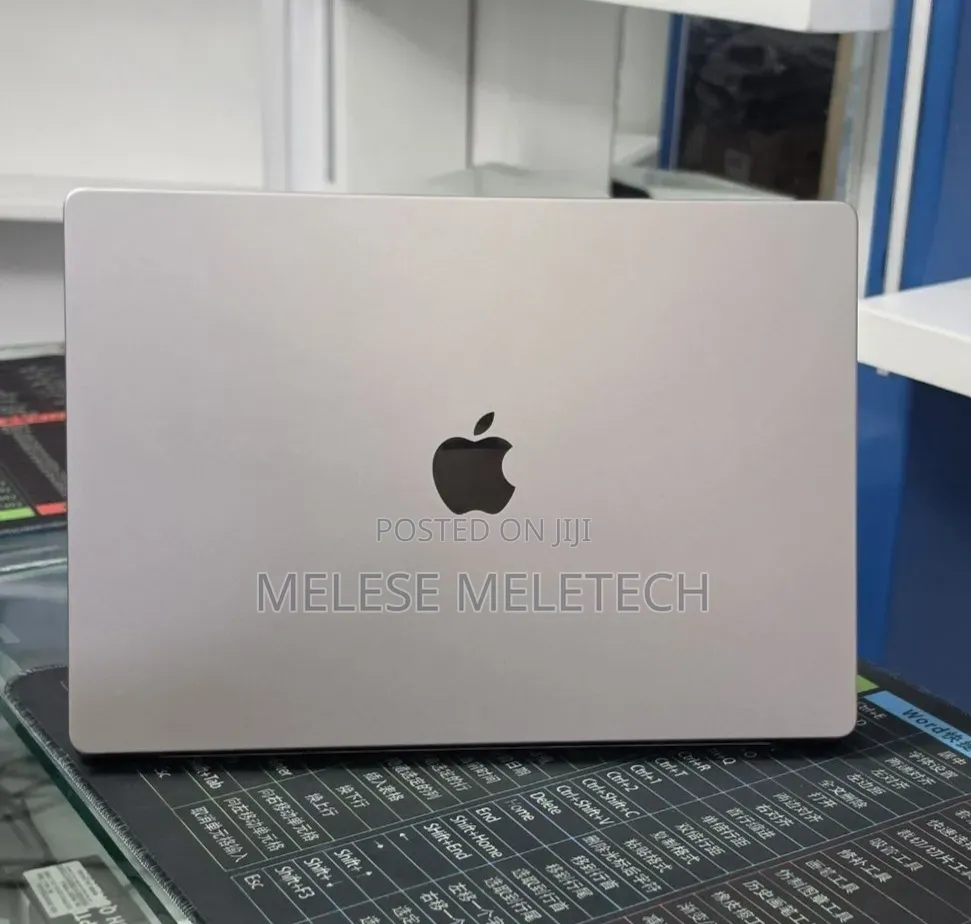 New Laptop Apple MacBook Pro 2020 M1 32GB Apple M1 SSD 512GB