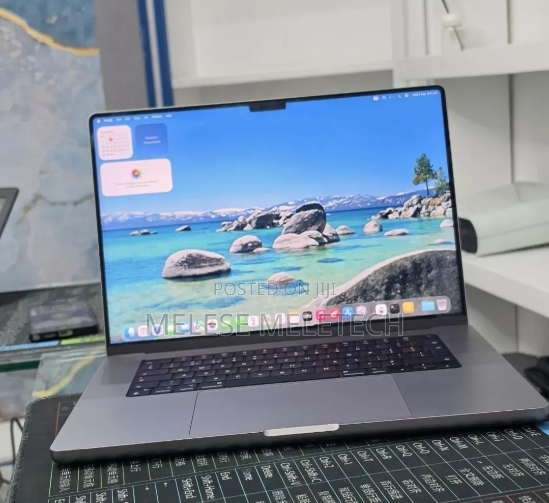 New Laptop Apple MacBook Pro 2020 M1 32GB Apple M1 SSD 512GB