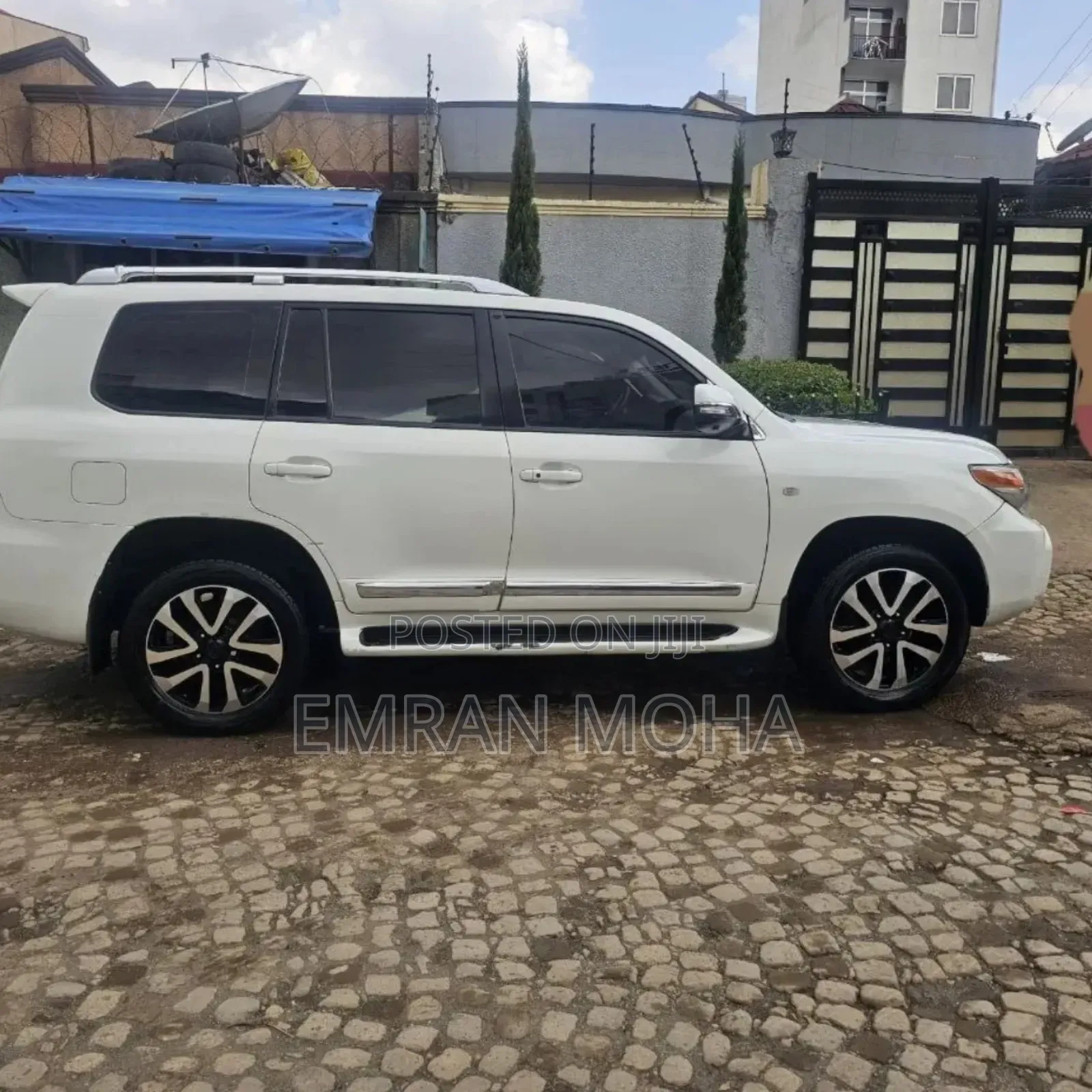 Toyota Land Cruiser 2011 White