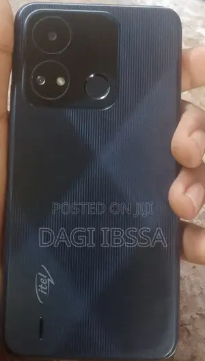 Itel A04 32 GB Black