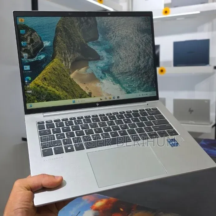 New Laptop HP EliteBook 840 G9 16GB Intel Core i7 SSD 512GB