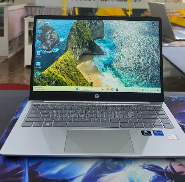 New Laptop HP EliteBook 840 G9 16GB Intel Core i7 SSD 512GB