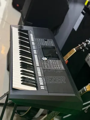 Yamaha PSR S950 Piano Keyboard