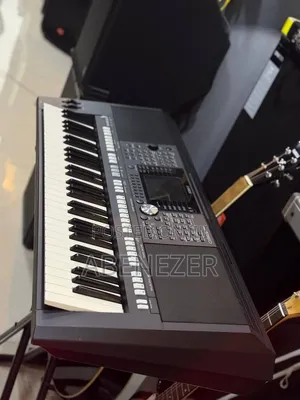 Yamaha PSR S950 Piano Keyboard
