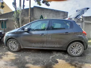 Peugeot 208 2016 Gray