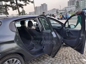 Peugeot 208 2016 Gray