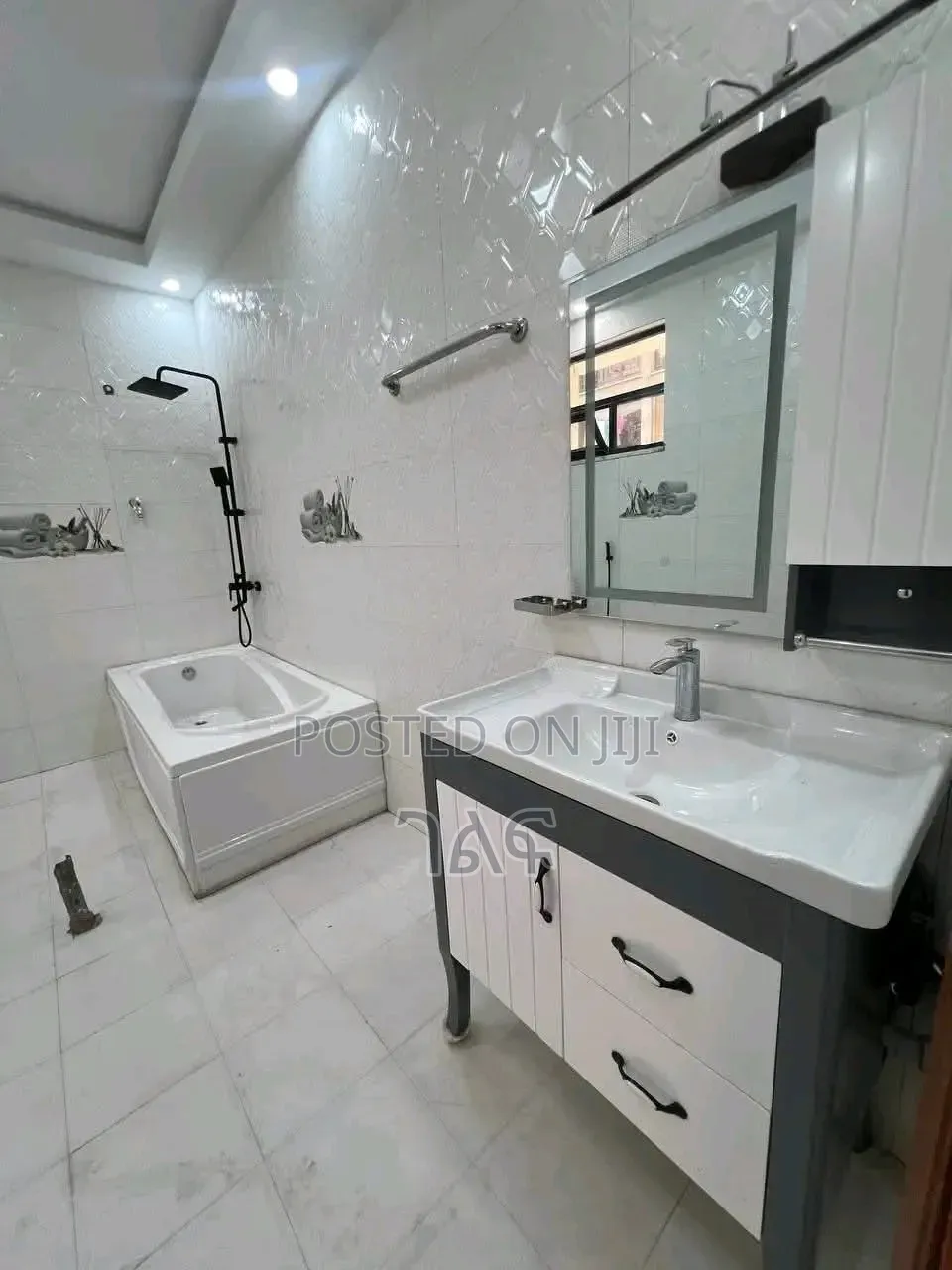Furnished 3bdrm Apartment in Ayat Noah 151 Sqm 3, Bole for sale