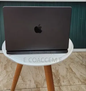 New Laptop Apple MacBook 18GB SSD 512GB