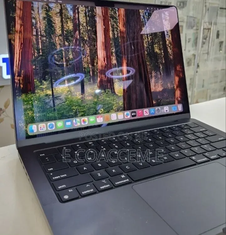 New Laptop Apple MacBook 18GB SSD 512GB