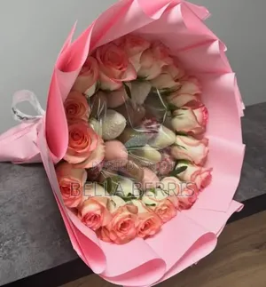 Chocolate Covered Strawberries Docrated With Flowers