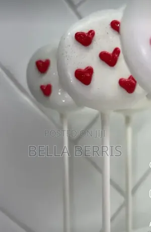 Cake Pops With Different Flavors for Kids