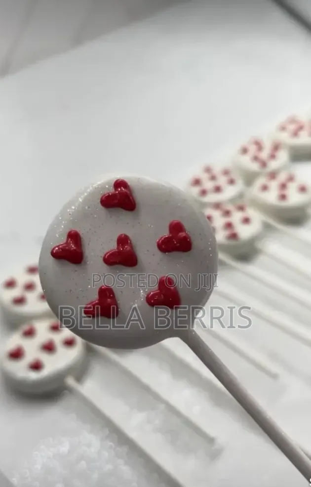 Cake Pops With Different Flavors for Kids