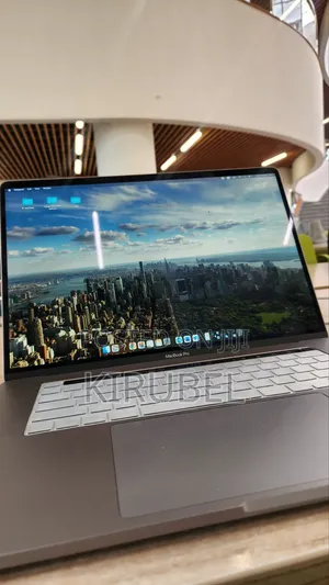 New Laptop Apple MacBook Pro 2019 16GB Intel Core i7 SSD 512GB