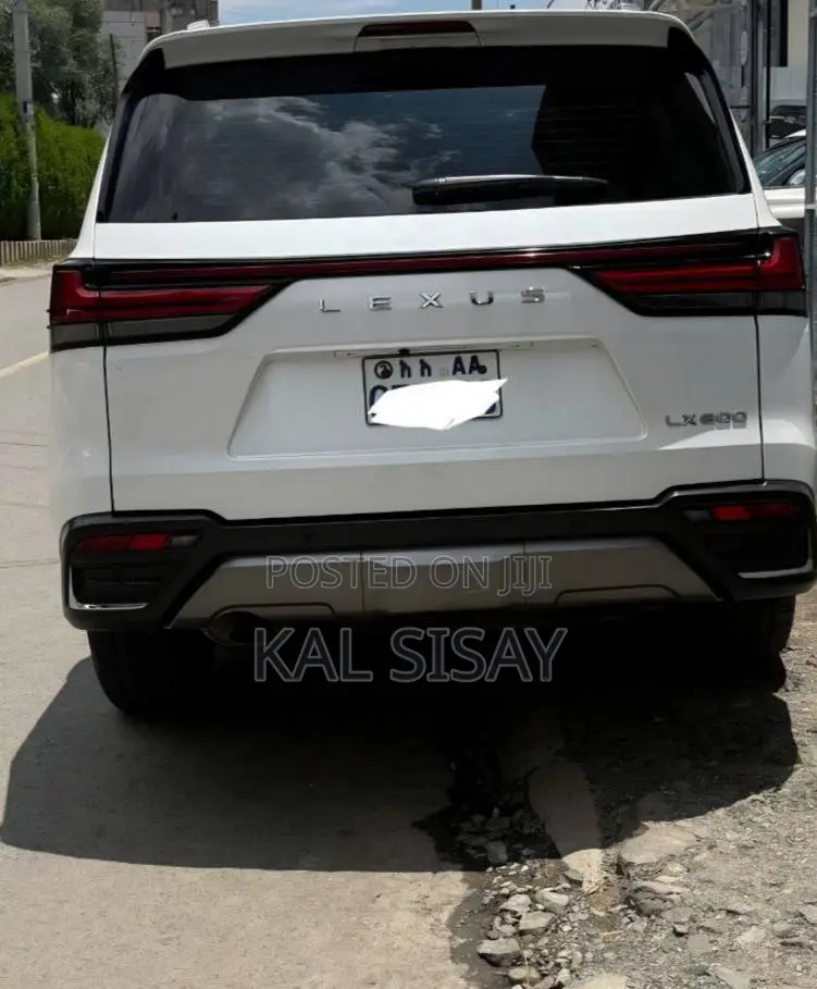 Lexus LX 2023 White