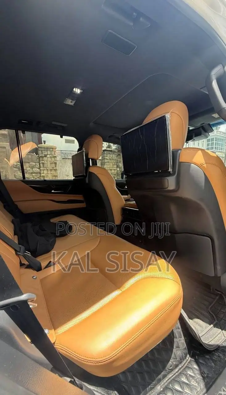 Lexus LX 2023 White