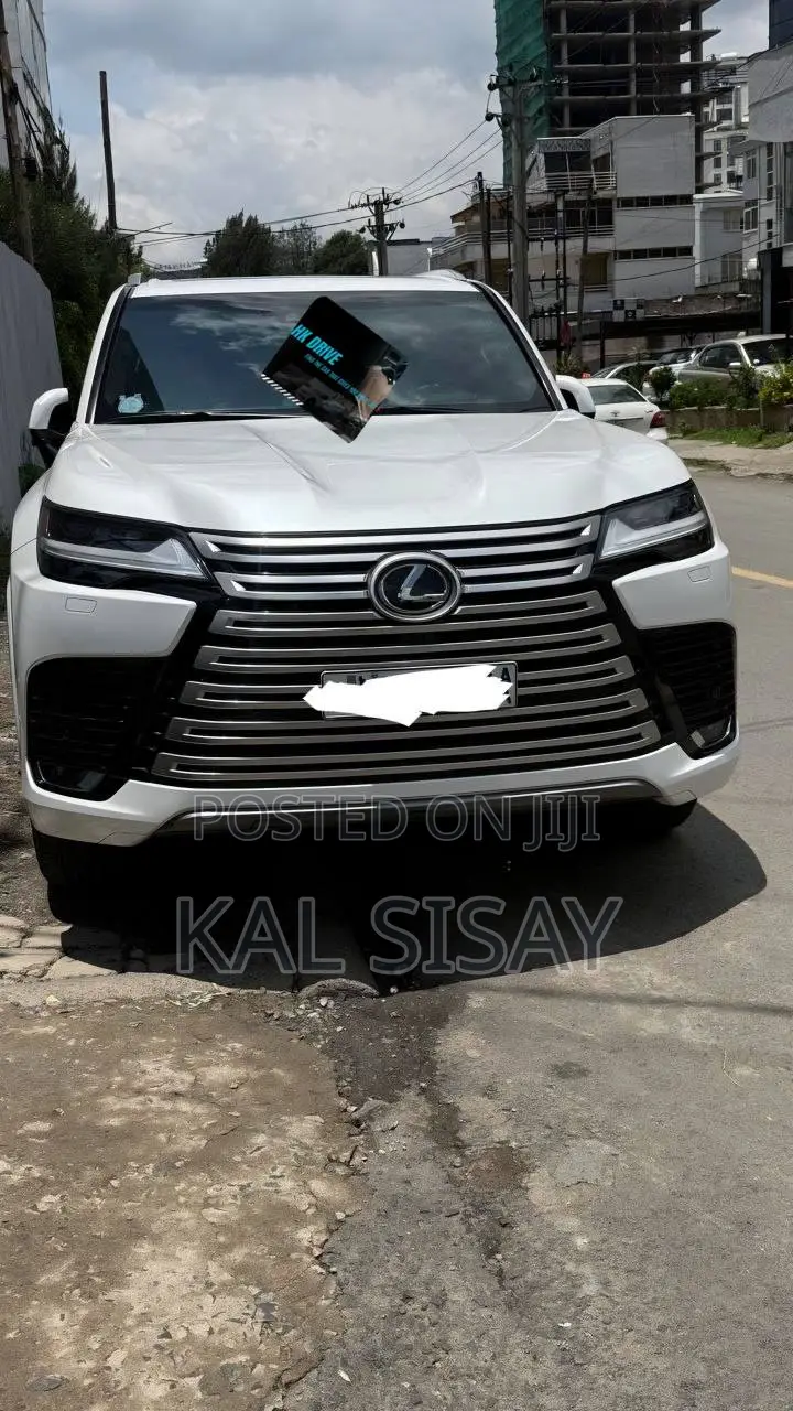 Lexus LX 2023 White