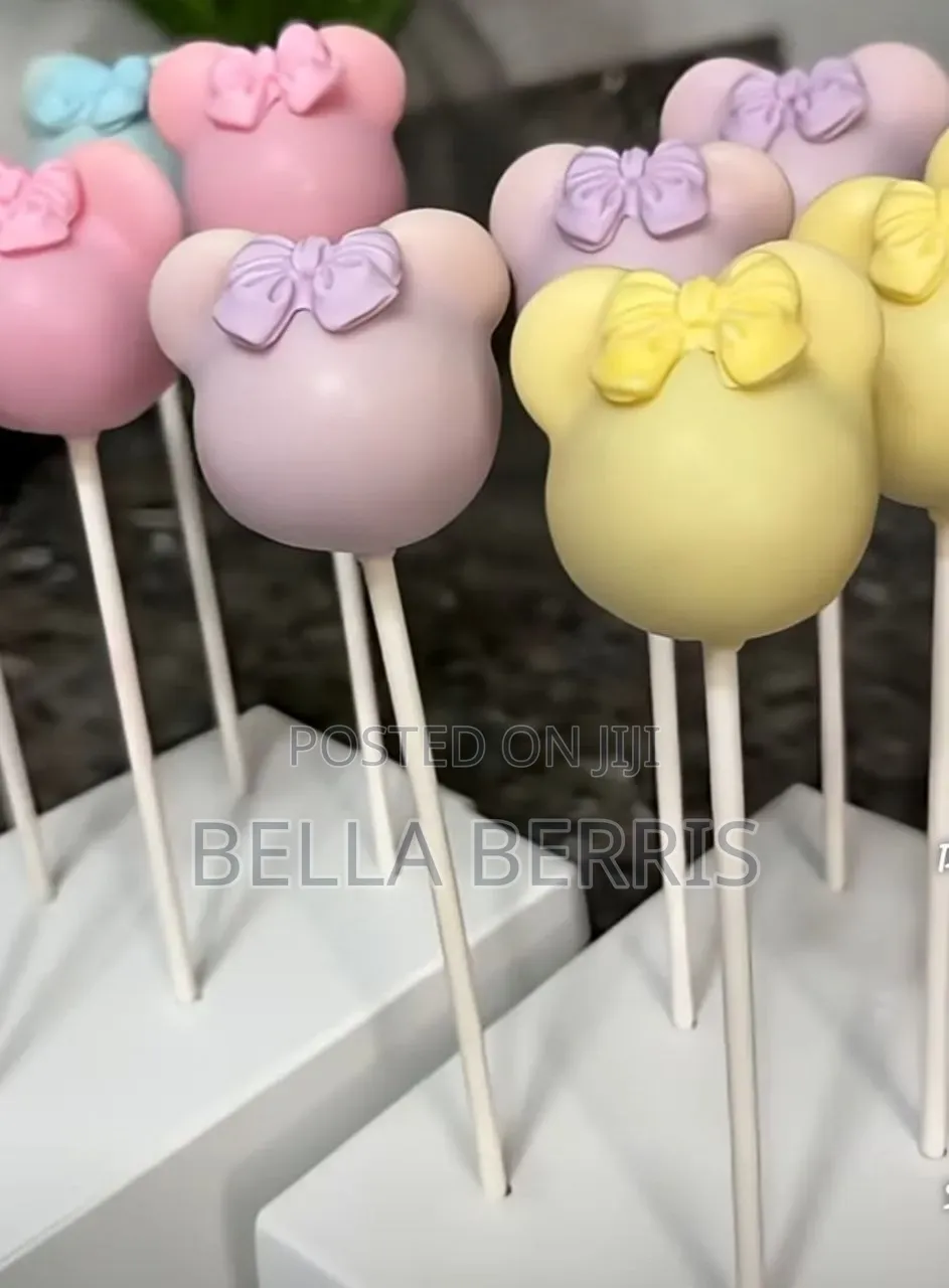 Cake Pops With Different Flavors