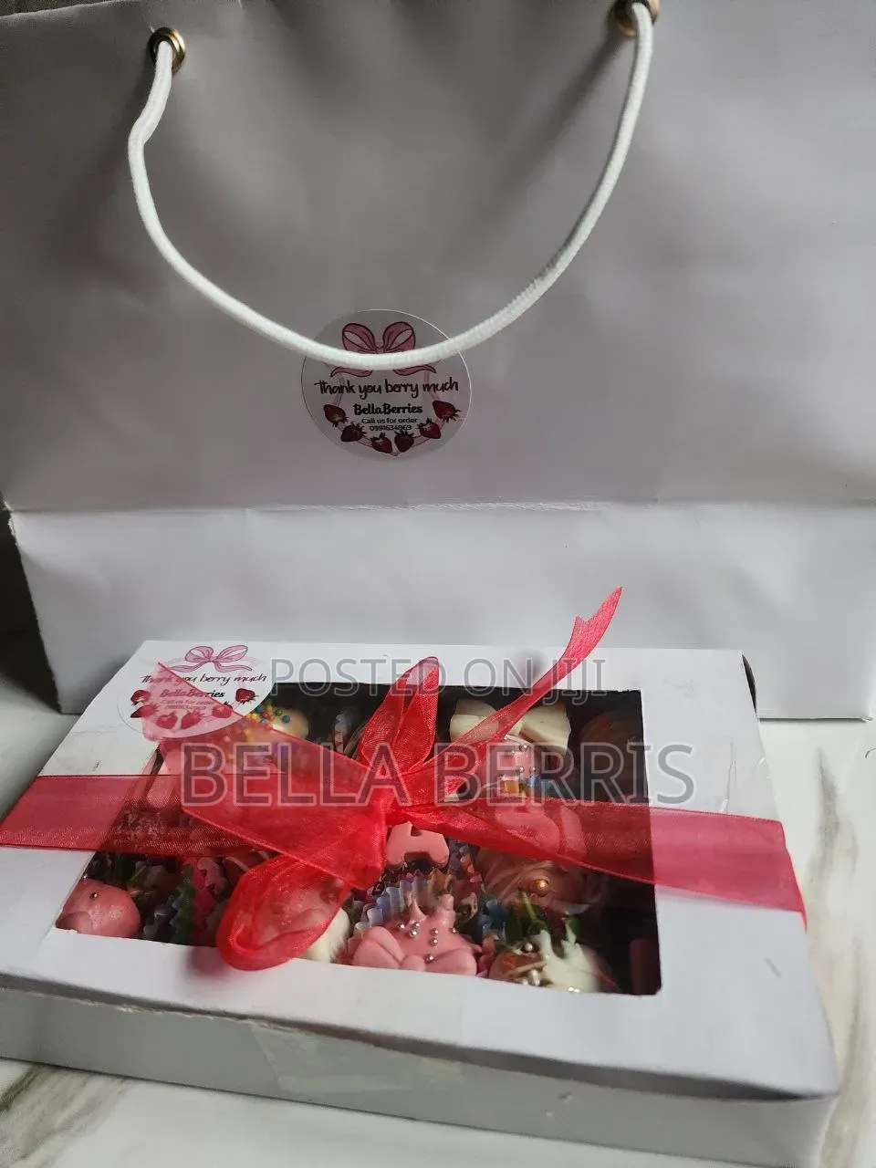 Chocolate Covered Strawberries With Box