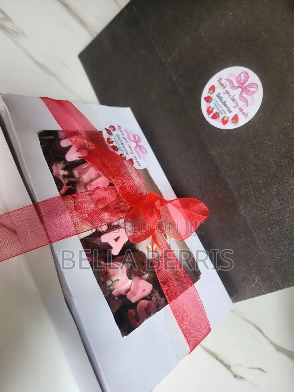 Chocolate Covered Strawberries With Box