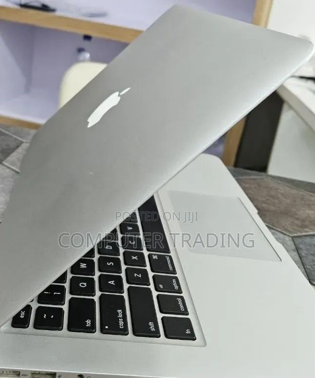 New Laptop Apple MacBook Air 2017 8GB Intel Core i5 SSD 256GB
