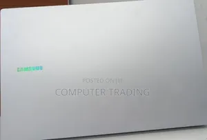 New Laptop Samsung Galaxy Book4 8GB Intel Core i5 SSD 512GB