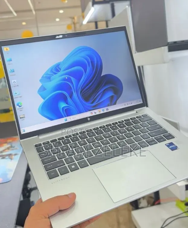 New Laptop HP EliteBook 840 G10 16GB Intel Core i7 SSD 512GB