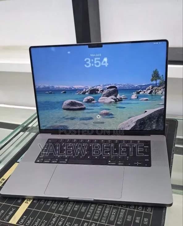 New Laptop Apple MacBook Pro 32GB Apple M1 Max SSD 1T