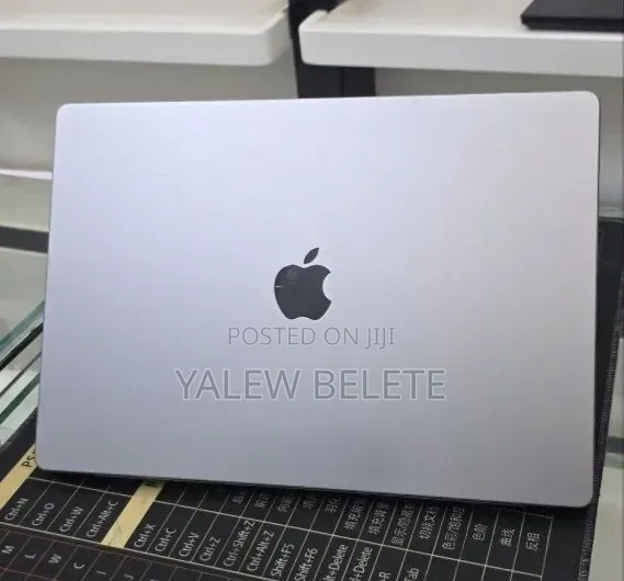 New Laptop Apple MacBook Pro 32GB Apple M1 Max SSD 1T