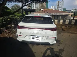 BYD E2 43 kWh 94 hp FWD 2024 White