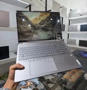 New Laptop Lenovo Yoga 330 16GB AMD Ryzen 7 SSD 512GB