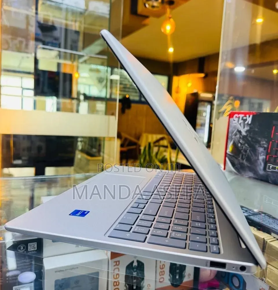 New Laptop HP Stream Notebook 16GB Intel Core i7 SSD 512GB