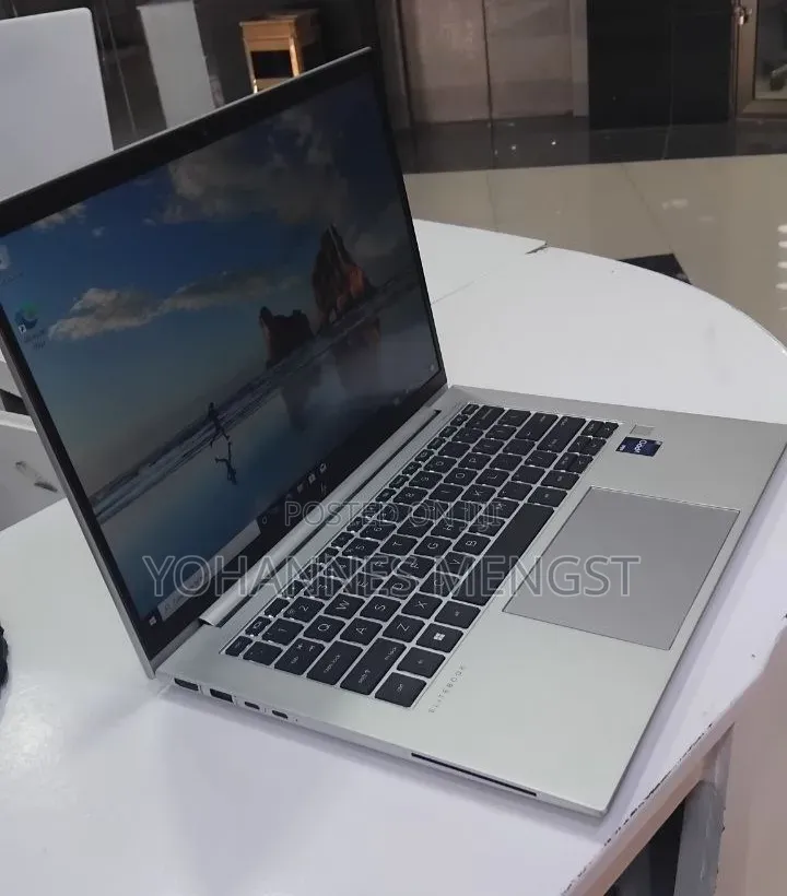 New Laptop HP EliteBook 840 G10 16GB Intel Core i7 SSD 512GB