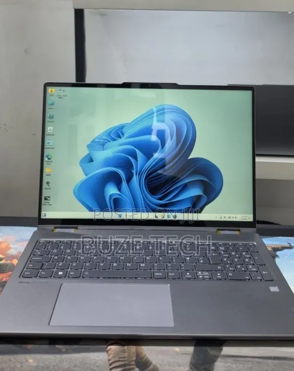 New Laptop Lenovo 16GB AMD Ryzen 7 SSD 512GB
